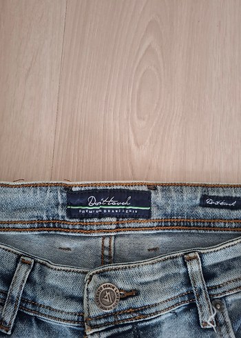 Gri Denim Mini Şort - Rahat Kesim - Görsel 2