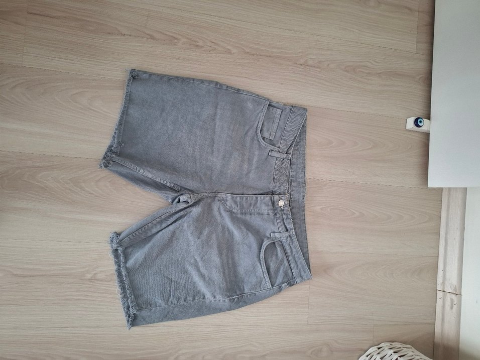 Gri Kadın 
erkek Salaş Mini Denim Şort - Görsel 3