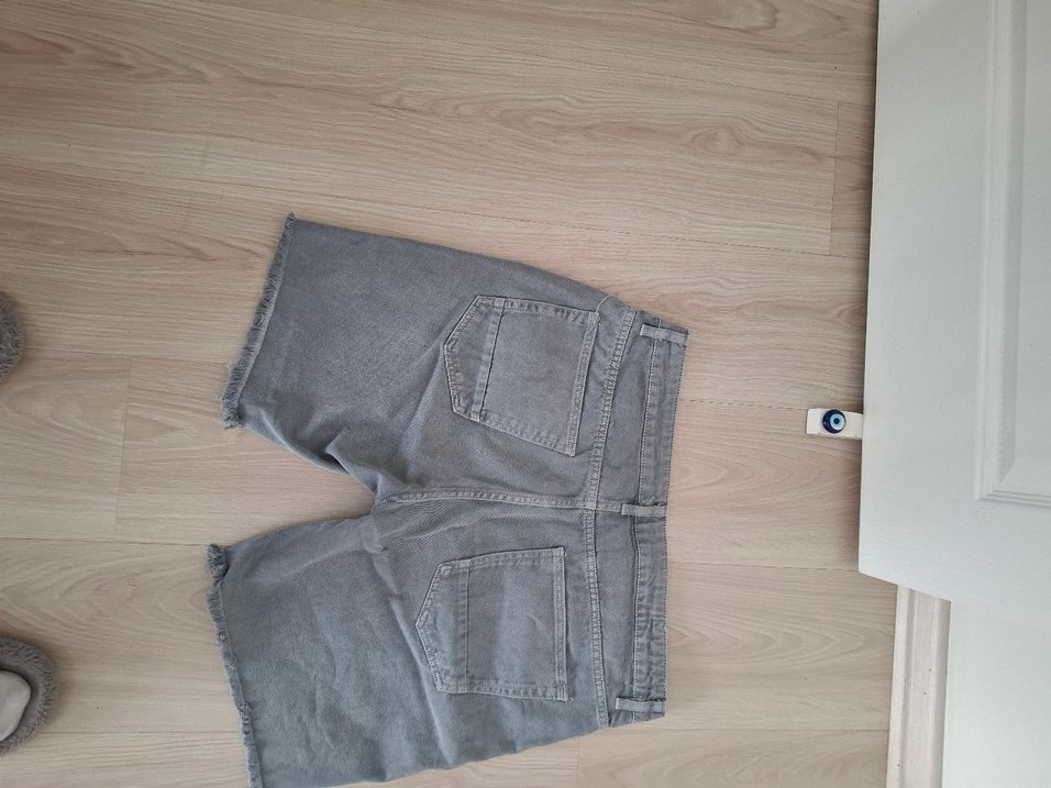Gri Kadın 
erkek Salaş Mini Denim Şort - Görsel 4