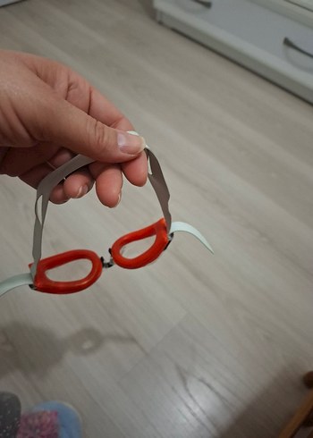 Kırmızı Ayarlanabilir Yüzme Gözlüğü - Görsel 2