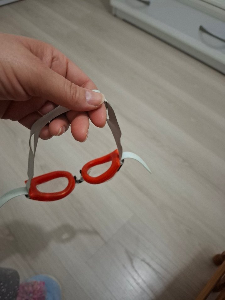 Kırmızı Ayarlanabilir Yüzme Gözlüğü - Görsel 2