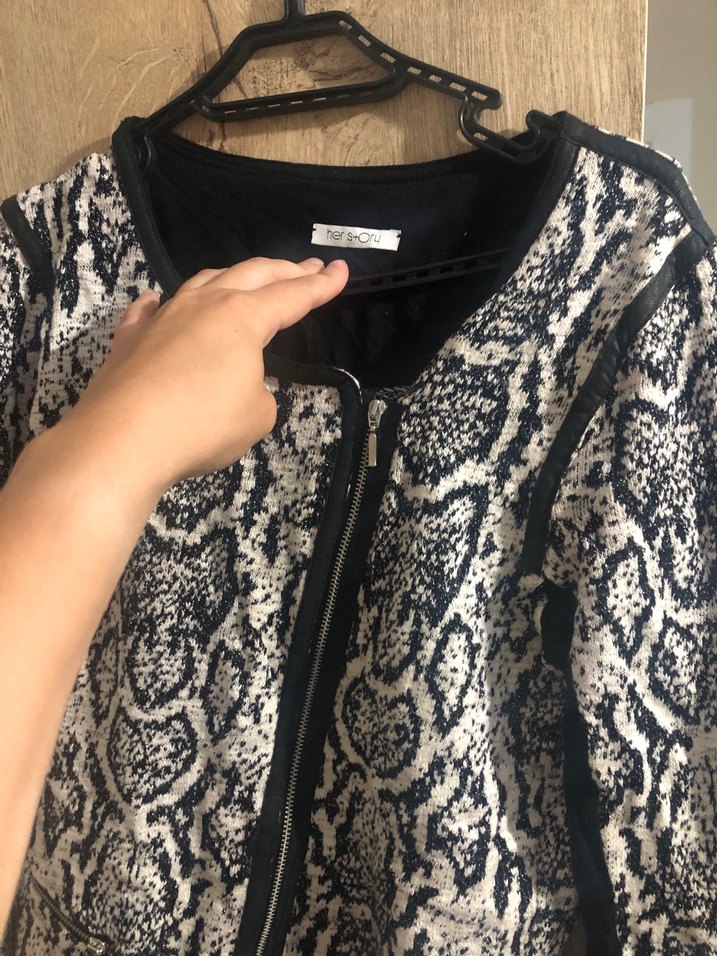 Gri Yılan Desenli Kadın Midi Ceket - Görsel 3