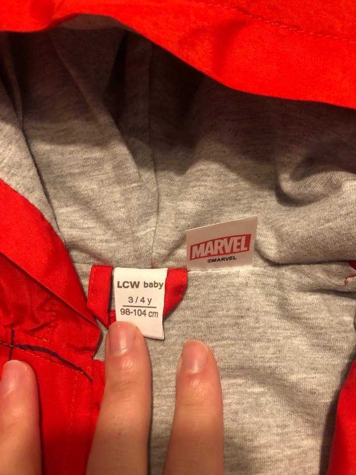 Kırmızı Baskılı Erkek Çocuk Yağmurluk - Görsel 3