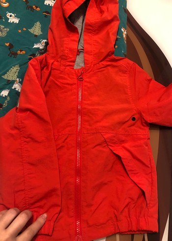 Kırmızı Fermuarlı Erkek Çocuk Yağmurluk - Görsel 2