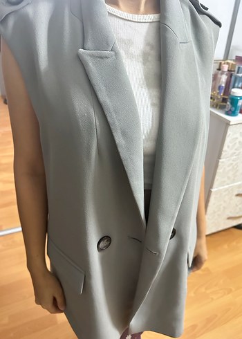 Gri Düğmeli Kolsuz Midi Blazer