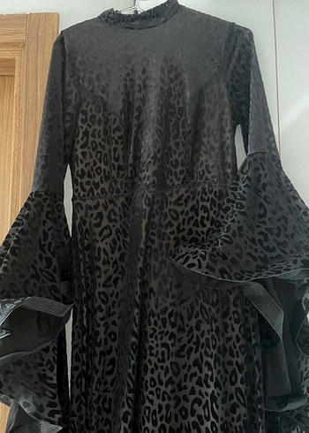 Zara Uzun Siyah Gotik Desenli Elbise