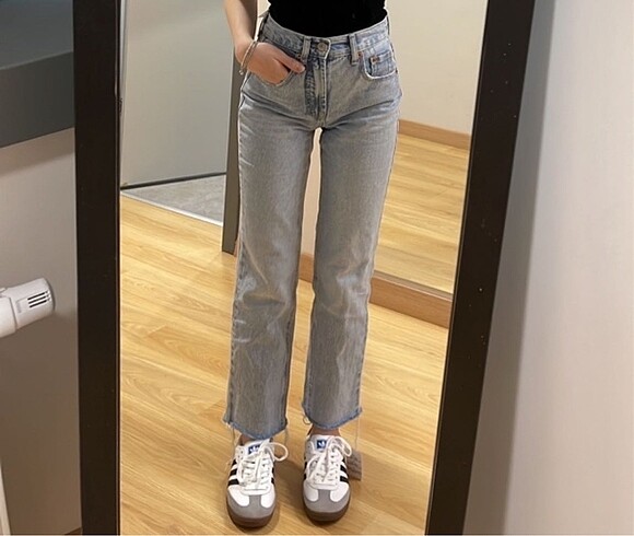32 Beden mavi Renk Stradivarius D96 Jean