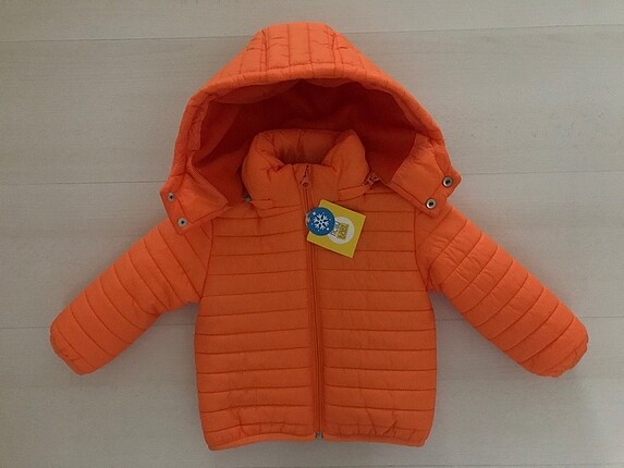 Turuncu bebek mont