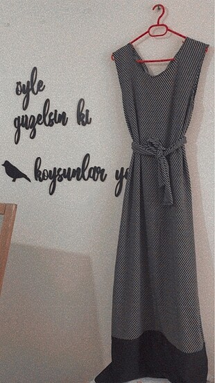Siyah beyaz kareli mevsimlik elbise
