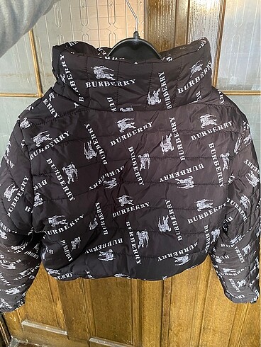 m Beden Burberry crop mont