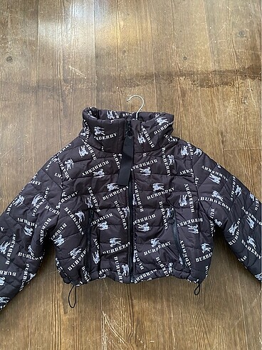 Burberry crop mont