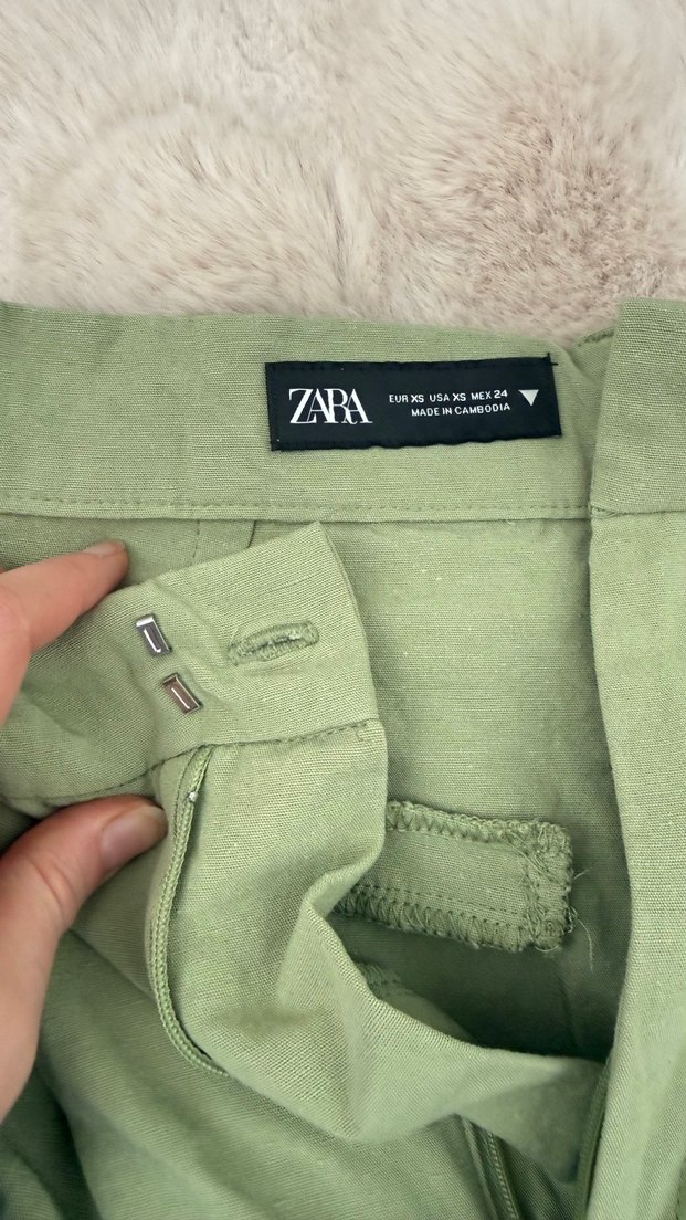 Zara Adaçayı Yeşili Yüksek Bel Şort — görsel 3/4