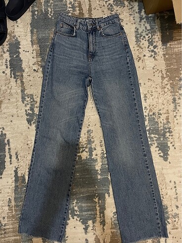 34 Beden Stradivarius Straight Jean
