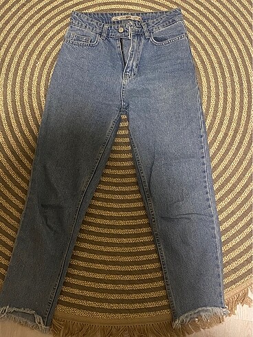 MOM JEAN