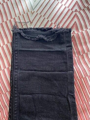 38 Beden siyah Renk hm skinny yırtık jean
