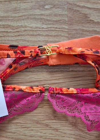 Victoria's secret tropikal desenli Jartiyer - Görsel 6