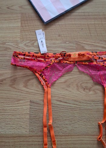 Victoria's secret tropikal desenli Jartiyer - Görsel 5