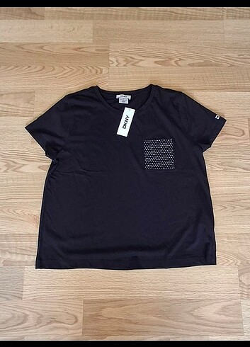 DKNY Tshirt