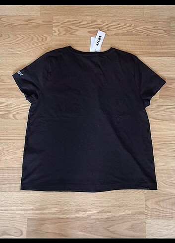 l Beden DKNY Tshirt