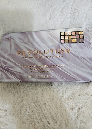 Revolution forever flawless nude silk palette