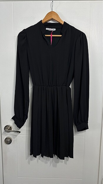Siyah Uzun Kollu Şifon Elbise