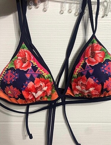 Penti Bikini Üstü