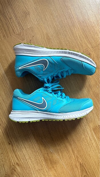 37 Beden Nike spor ayakkabı