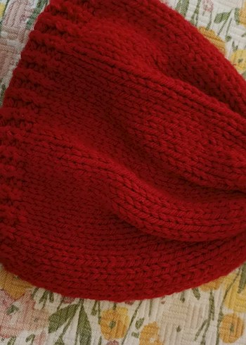 Kırmızı Örgü Ponponlu  Bere - Görsel 3