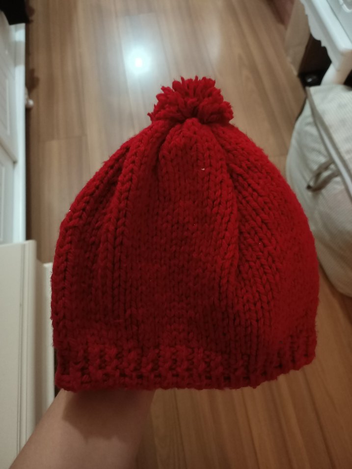 Kırmızı Örgü Ponponlu  Bere - Görsel 2