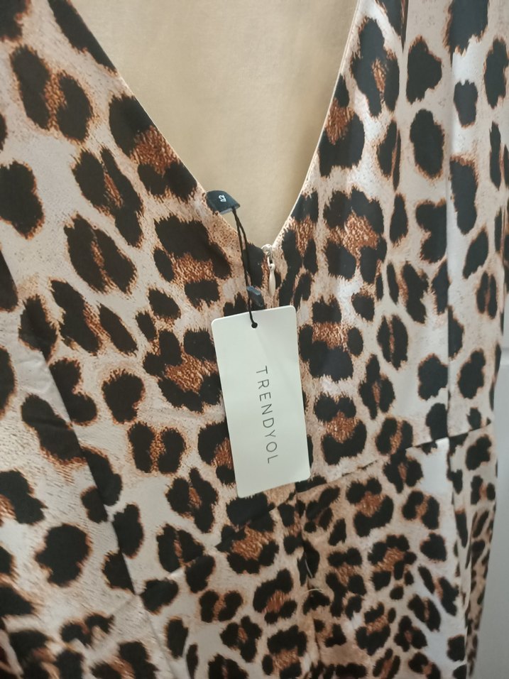 Leopar Desenli Uzun Drapeli Elbise - Görsel 3