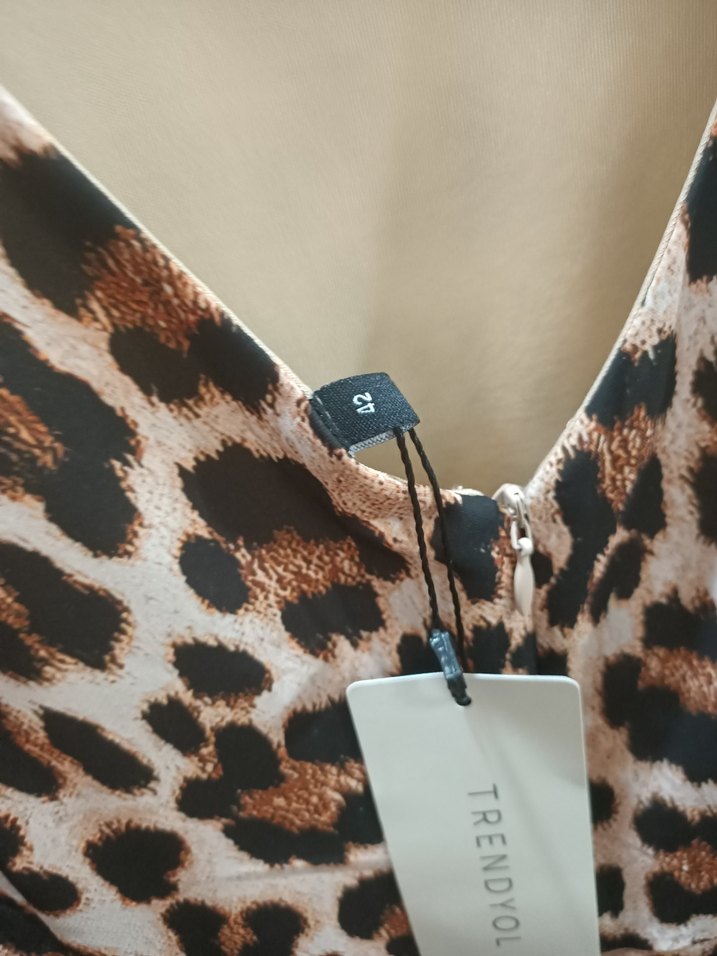 Leopar Desenli Uzun Drapeli Elbise - Görsel 4