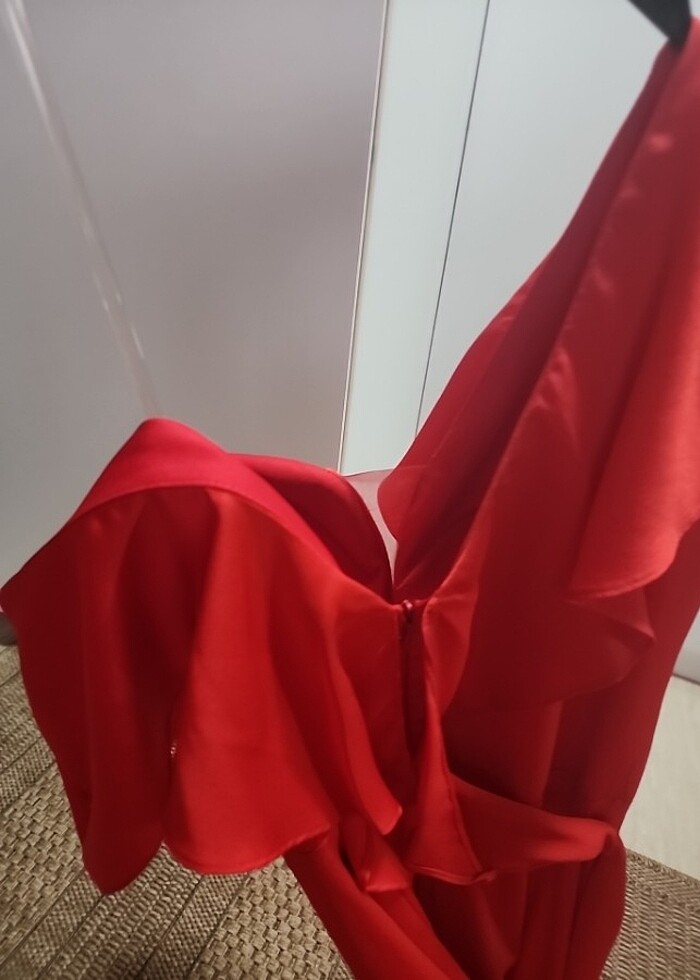 Kırmızı abiye - Görsel 5