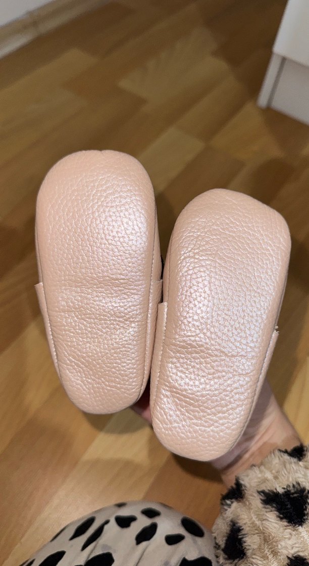 Kız Bebek Parlak Fiyonk Detaylı İlk Adım Ayakkabısı - Görsel 3