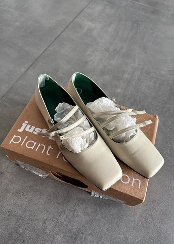 Prev - Jade Beyaz Tokalı Blok Topuklu Kadın Babet - Görsel 4