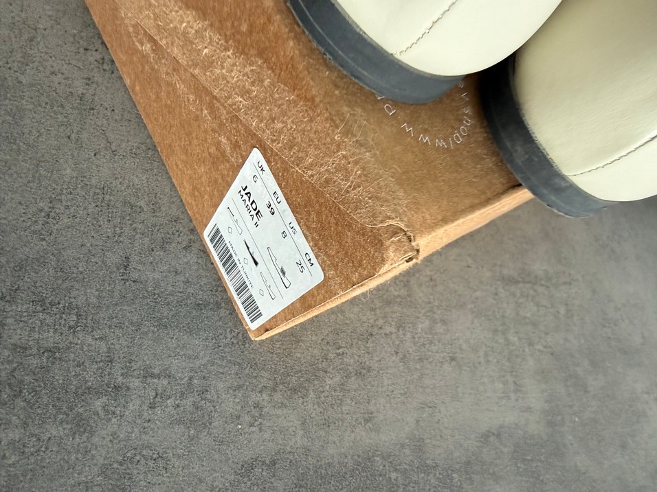 Prev - Jade Beyaz Tokalı Blok Topuklu Kadın Babet - Görsel 2