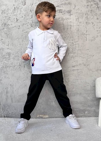 Erkek Çocuk Beyaz Düğmeli Sweatshirt ve Siyah Eşofman
