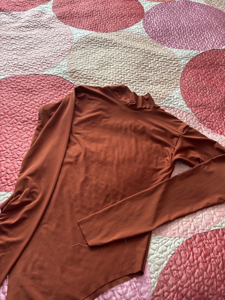 Kahverengi Balıkçı Yaka Uzun Kollu Bluz - Görsel 2