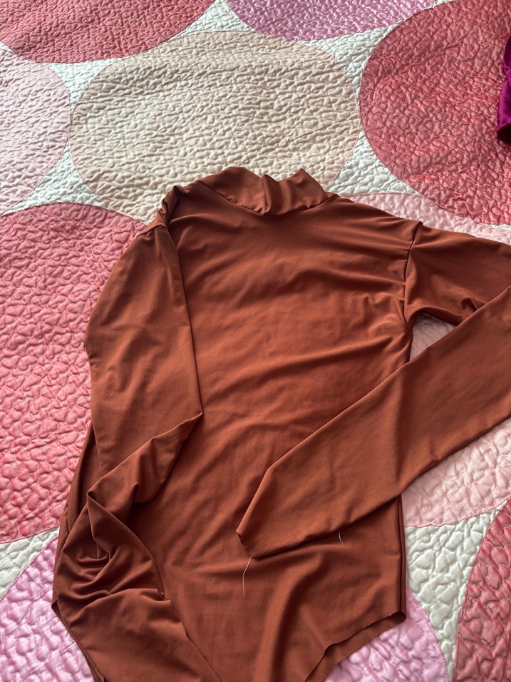 Kahverengi Balıkçı Yaka Uzun Kollu Bluz - Görsel 3