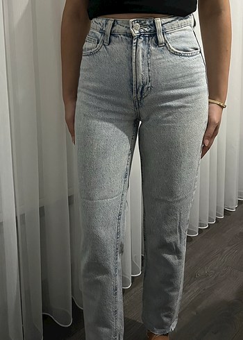 Mom jean BERSHKA