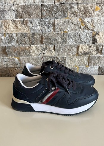 Tommy Hilfiger Kadın Dolgu Topuklu Spor Ayakkabı