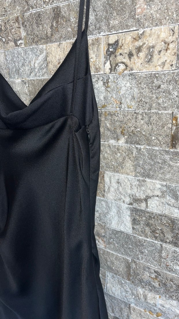 Trendyol saten Elbise - Görsel 4