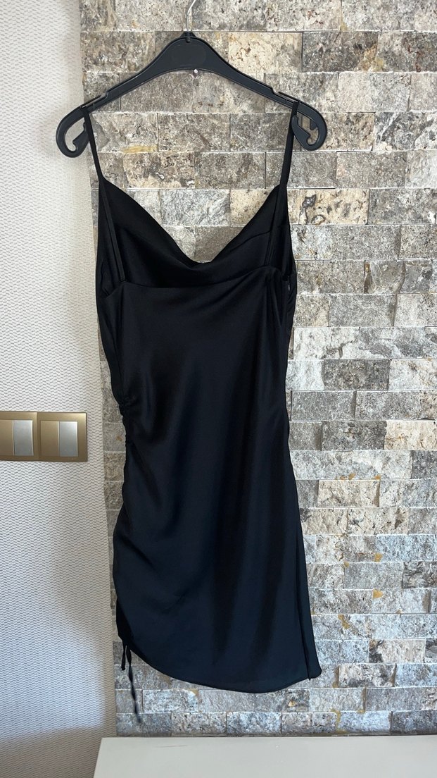 Trendyol saten Elbise - Görsel 3