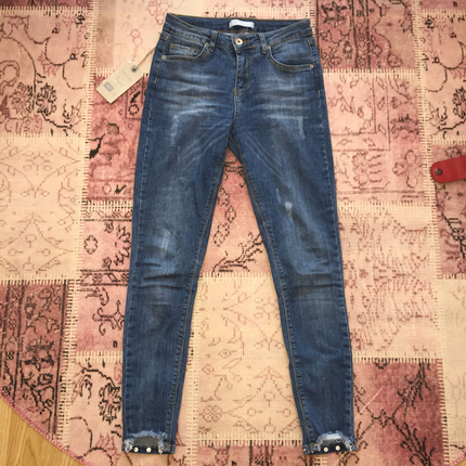 27 Beden mavi Renk Çok şık jean pantalon