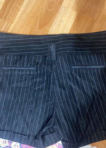 Çizgili Siyah Şort - Görsel 3