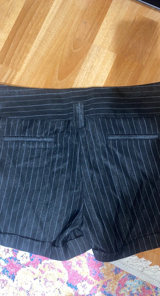 Çizgili Siyah Şort - Görsel 3