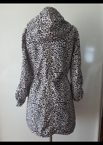 Lcw Düğmeli Leopar Desenli Kadın Yağmurluk - Görsel 5