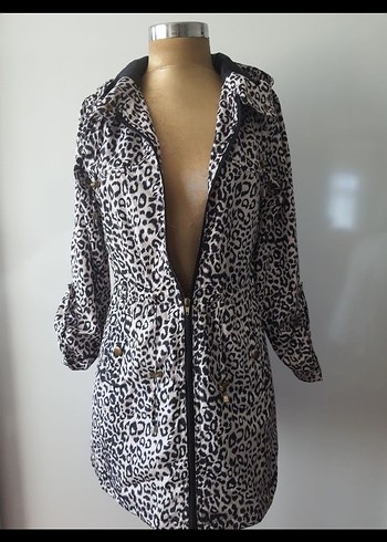 Lcw Düğmeli Leopar Desenli Kadın Yağmurluk - Görsel 2