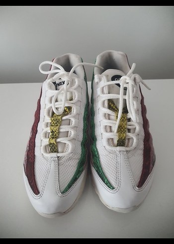 Nike Air Max Renkli Bağcıklı Kadın Spor Ayakkabı
