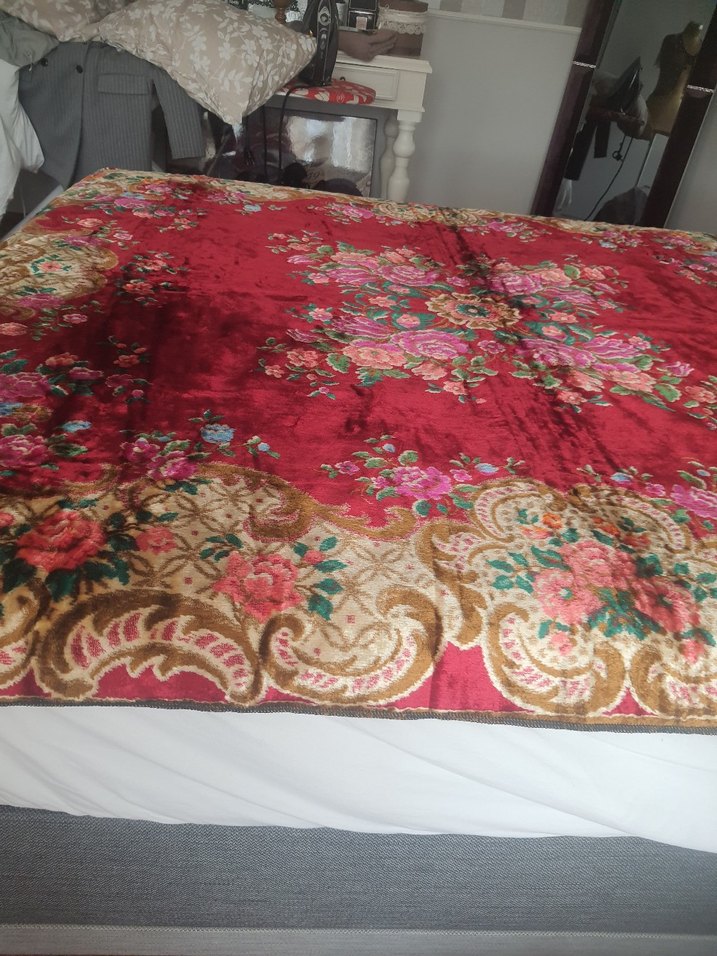 Bordo ipek kadife yatak örtüsü - Görsel 3