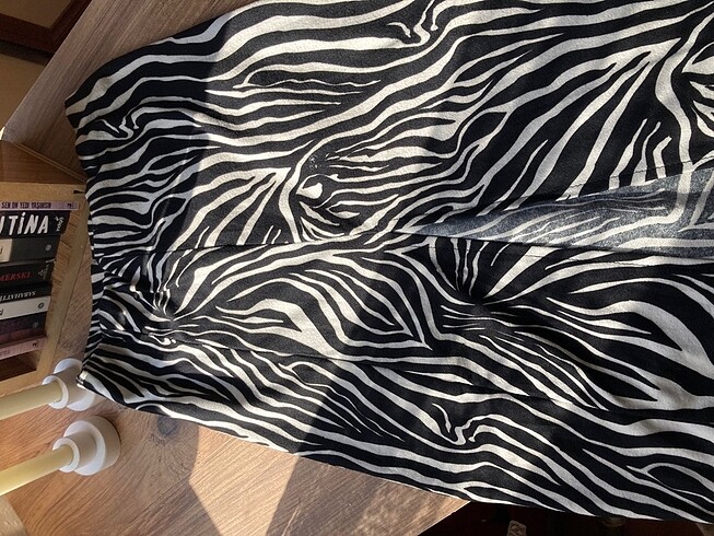 Zara Zebra desen midi yırtmaçlı etek